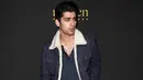 Dilaporkan Ace Showbiz juga, satu hari setelah Zayn menggunakan kursi roda saat mendatangi kediaman Gigi, ia sudah kembali sehat. Dengan gaya berpakaian kasual, Zayn terlihat sedang berlenggang di kawasan New York City. (AFP/Bintang.com)