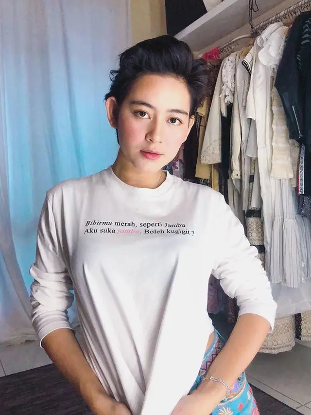 Artis Rambut Super Pendek