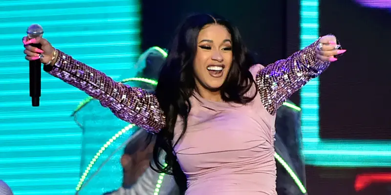 Hamil Besar, Cardi B Tetap Tampil Energik di Billboard Latin Music Awards