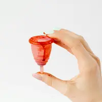 Beralih ke menstrual cup membantu Sahabat Fimela mengurangi limbah plastik sekaligus menghemat pengeluaran bulanan secara signifikan. [Dok/Pexels.com/www.kaboompics.com].