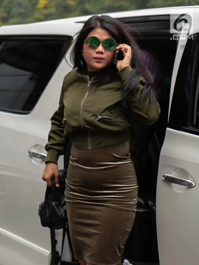 Rosa Meldianti Laporkan Balik Dewi Persik