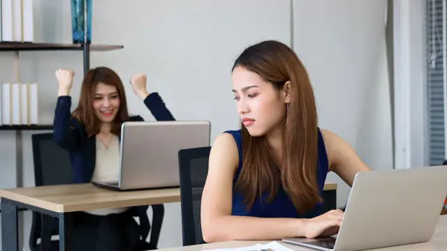 Membandingkan diri kamu dengan orang lain