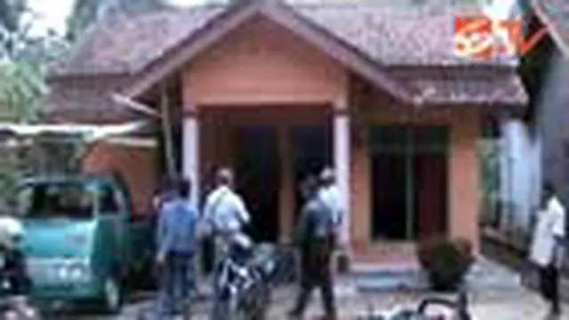 Diduga Dukun, Rumah Dirusak Massa