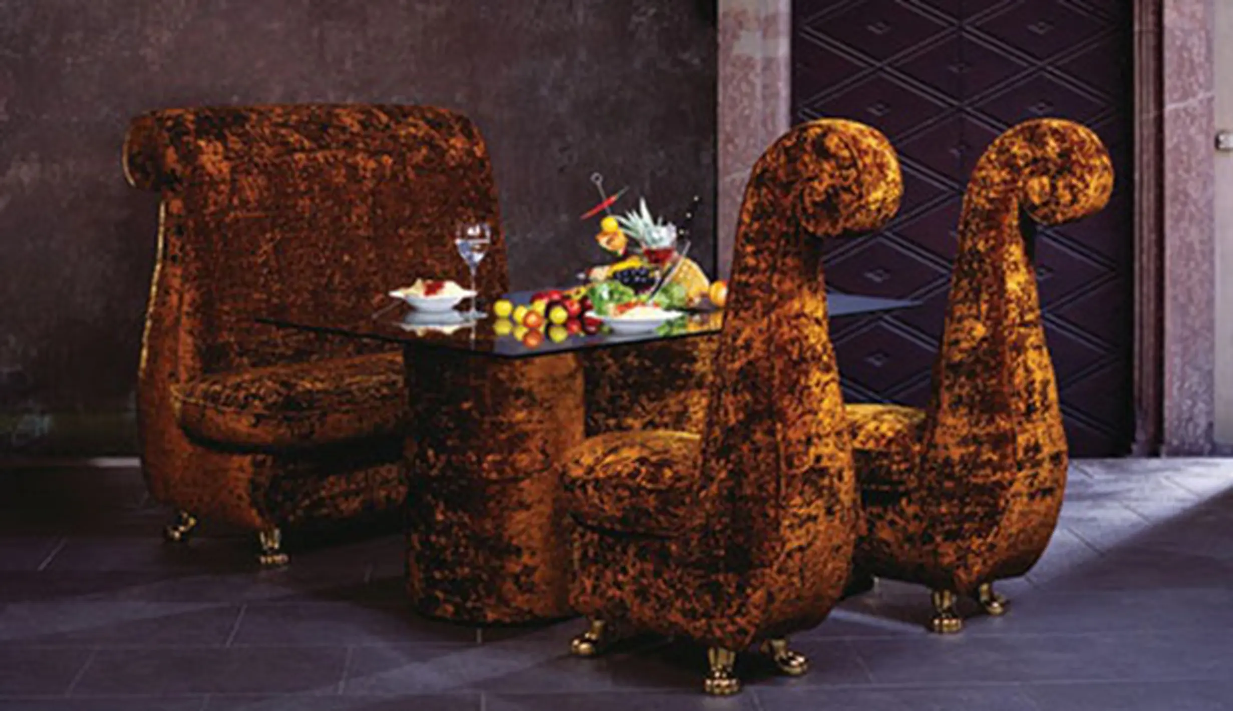 Meja Kursi Super Unik Bikin Suasana Rumah Makin Epik - Photo Fimela.com