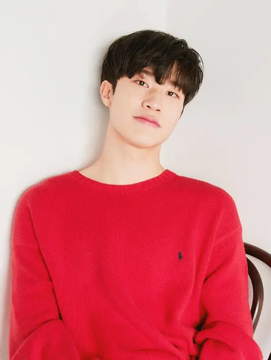 Bang Ye Dam merupakan personel yang sebelumnya menjadi trainee selama 7 tahun hingga akhirnya debut solo dan sebagai member TREASURE. Penyanyi tersebut memang sudah memiliki bakat bermusik sejak kecil. (Instagram/@yg_treasure_official)