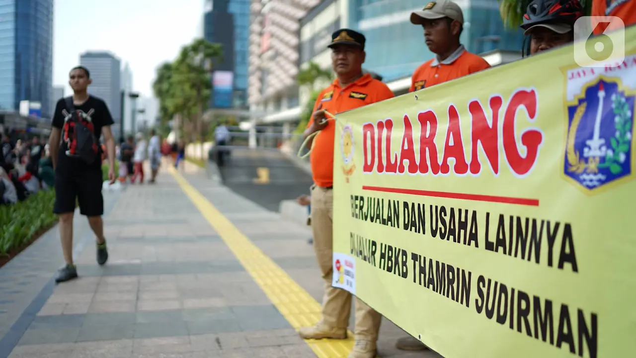 Spanduk Larangan PKL Berjualan