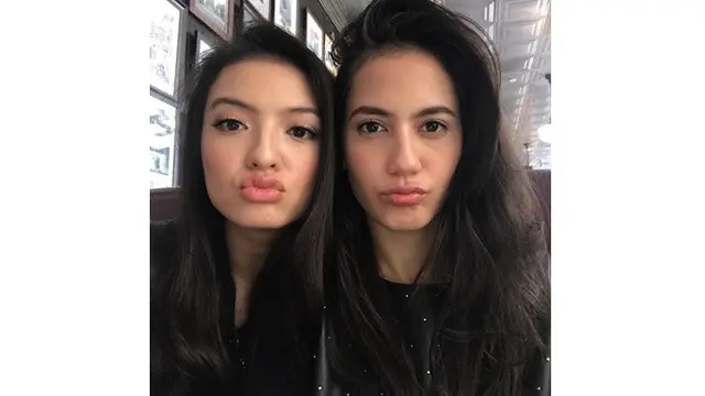 6 Foto 'Duck Face' ala Raline Shah, Tetap Cantik Memesona