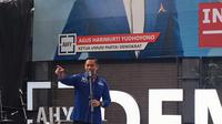 Ketua Umum Partai Demokrat Agus Harimurti Yudhoyono (AHY) saat pidato di kantor DPP Partai Demokrat, Jakarta, Jumat (8/3/2024). (Merdeka.com/Alma Fikhasari)