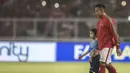Gelandang Timnas Indonesia, Osvaldo Haay, memasuki lapangan saat akan melawan Islandia pada laga persahabatan di SUGBK, Jakarta, Minggu (14/1/2018). Timnas Indonesia kalah 1-4 dari Islandia. (Bola.com/Vitalis Yogi Trisna)