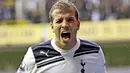 Tottenham Hotspur's Dutch midfielder Rafael Van der Vaart celebrates scoring his goal during the EPL football match between Tottenham Hotspur and Aston Villa at White Hart Lane in north London, England on October 2, 2010. AFP PHOTO/IAN KINGTON
