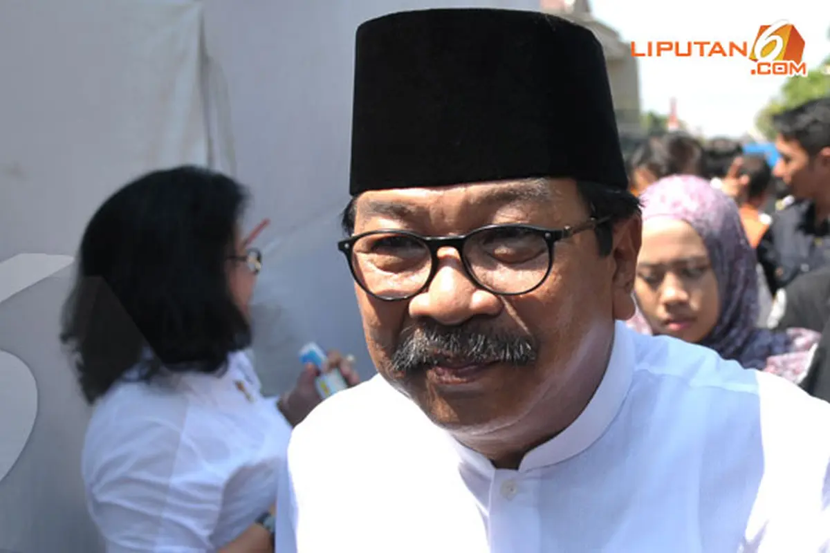 pakde-soekarwo-130829c.jpg