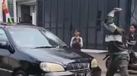 Polisi Buru Pelempar Batu ke Mobil di Jagakarsa