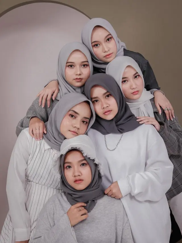 6 Potret Grup Vokal Putih Abu-Abu saat Tak Pakai Seragam Sekolah, Tampil Kece