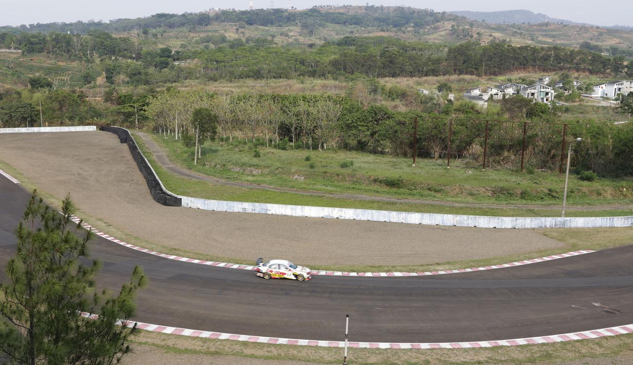 Belokan 1, 4, 5,6,7 dan 8 dari Sirkuit Sentul akan mengalami perubahan bentuk. (Bola.com/Vitalis Yogi Trisna)