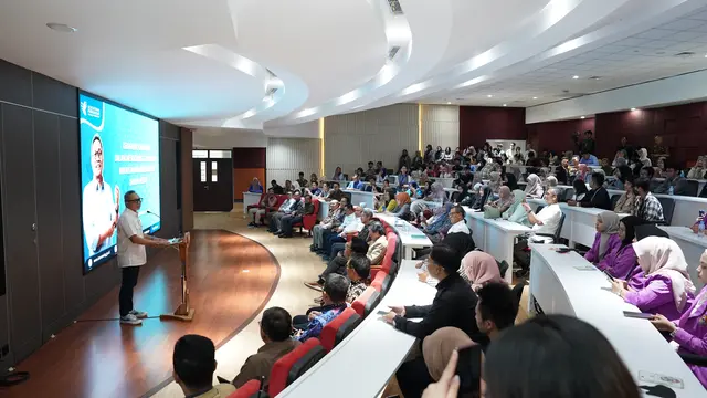 Menteri Perdagangan (Mendag) Zulkifli Hasan memberikan Kuliah Umum di Universitas Katholik Parahyangan di Bandung, Jawa Barat, dikutip Sabtu (29/6/2024). (Tim Bisnis)