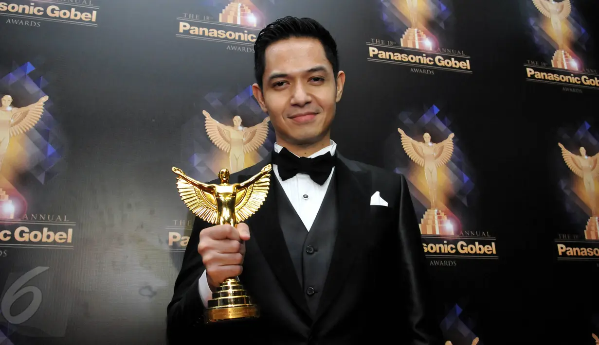 Aktor Favorit Pria, Dude Harlino saat menghadiri Panasonic Gobel Awards 2015 di Hotel Fairmont, Senayan Jakarta, Kamis (28/5/2015). (Liputan6.com/Panji Diksana)