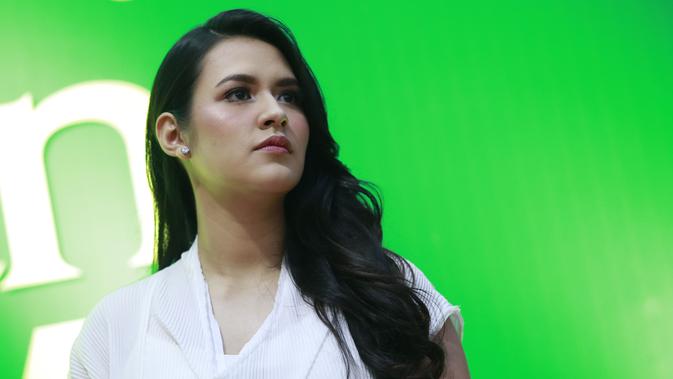 Doa Raisa untuk Mendiang Sutopo Purwo Nugroho - ShowBiz 