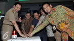 Gubernur DKI Jakarta  Basuki Tjahaja Purnama meresmikan gerai pelayanan pajak di Pasar Tanah Abang, Jakarta, Selasa (1/9/2015). Gerai layanan terpadu merupakan kerjasama antara Dirjen Pajak KPP dan Pemprov DKI Jakarta. (Liputan6.com/Johan Tallo)