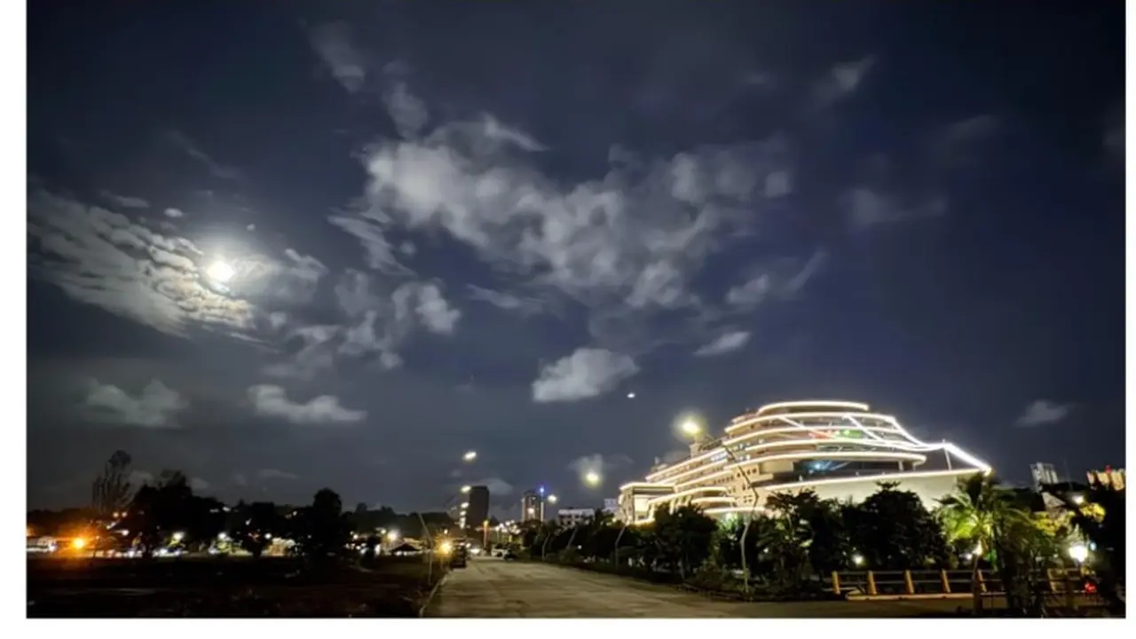 Uniknya Hotel Berbentuk Kapal Pesiar di Batam.  foto: istimewa