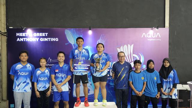 Anthony Ginting bersama pemenang Aqua Cup 2023
