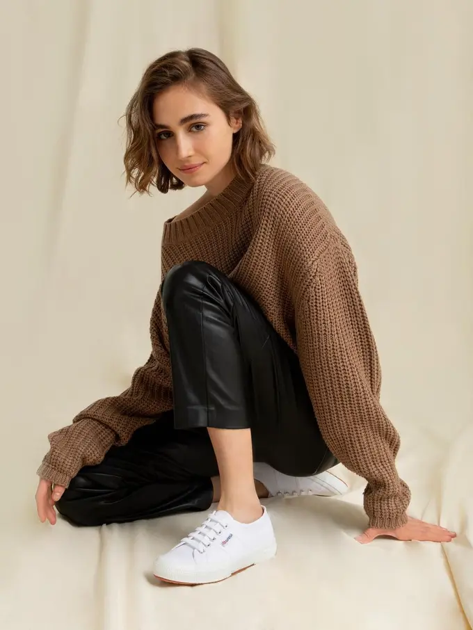 Tren Fashion: Sneakers Minimalis