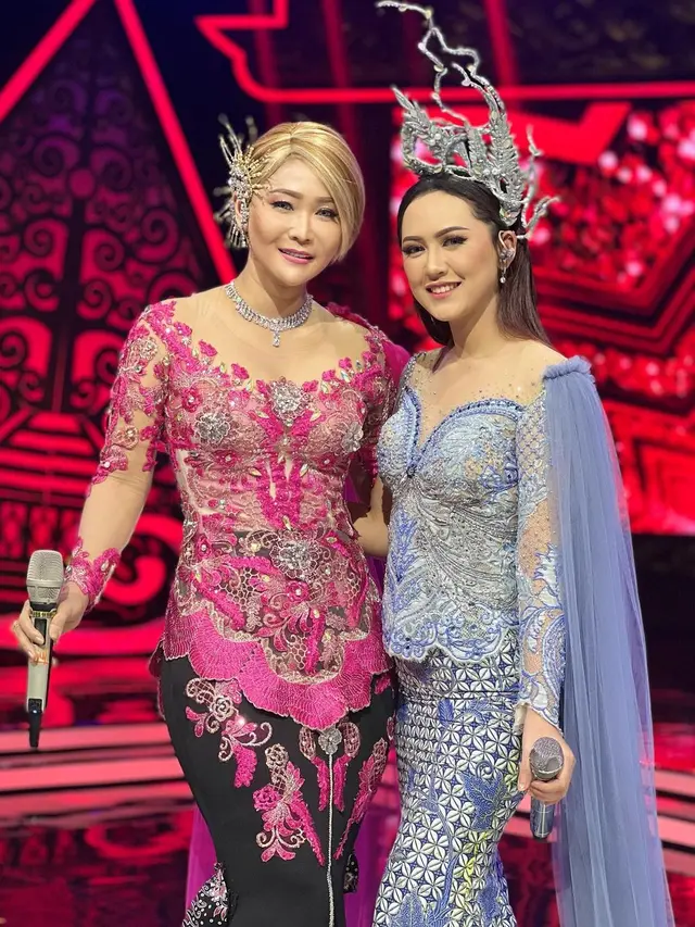 Gaya Happy Asmara saat tampil di televisi (Foto: Instagram happy_asmara77)