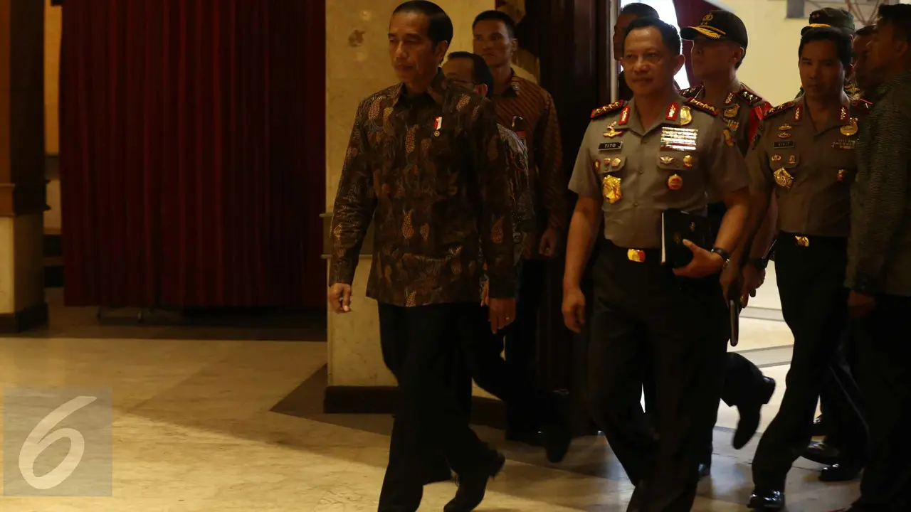 20161108-Jokowi Beri Arahan Kepada Jajaran Polri-Jakarta