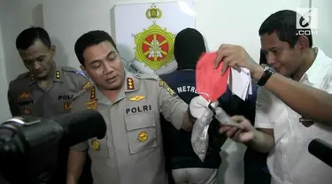 Polisi menangkap dua remaja pelempar batu di tol Ciracas, Jakarta Timur. Keduanya diduga melakukan aksi dengan terencana.