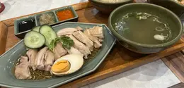 Nasi Hainan makanan peranakan di Baia Nonna yang sudah Halal. Dok. Istimewa