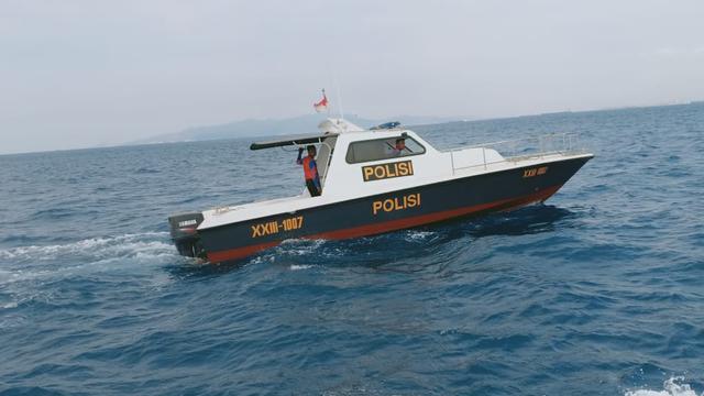Pencarian tiga penyelam yang hilang di perairan Pulau Sangiang, Kabupaten Serang, Banten. (Liputan6.com/Yandhi Deslatama)