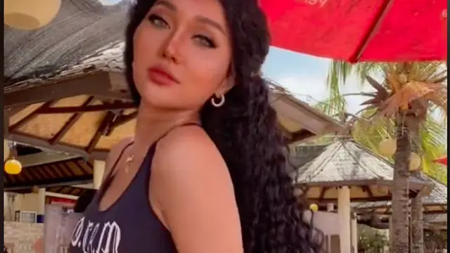 Potret Lucinta Luna dengan Rambut Keriting, Bak Seleb Hollywood. (Sumber: Instagram/lucintaluna_manjalita)