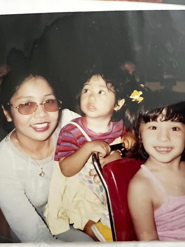 Nikita Willy unggah foto masa kecil bersama ibunda (Instagram/nikitawillyofficial94)