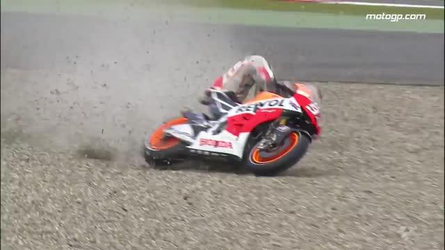 Video kompilasi Marc Marquez pebalap MotoGP dari tim Repsol Honda saat berhasil selamat dari kecelakaan di lintasan MotoGP seperti di Assen, Belanda.