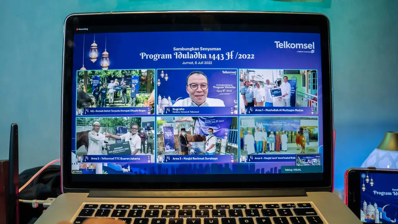 Pada Idul Adha 1443 H, Telkomsel menyalurkan 738 ekor hewan kurban kepada sekira 48 ribu penerima manfaat di lebih dari 700 lokasi di seluruh Indonesia. Penyerahan bantuan hewan kurban ini dilakukan secara simbolis di Jakarta (8/7). (Dok Telkomsel)