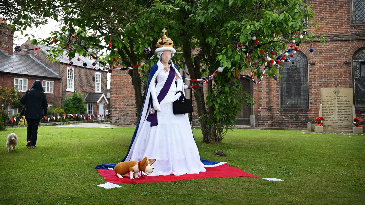 Merayakan Platinum Jubilee Ratu Elizabeth II dengan Barang-Barang Rajutan