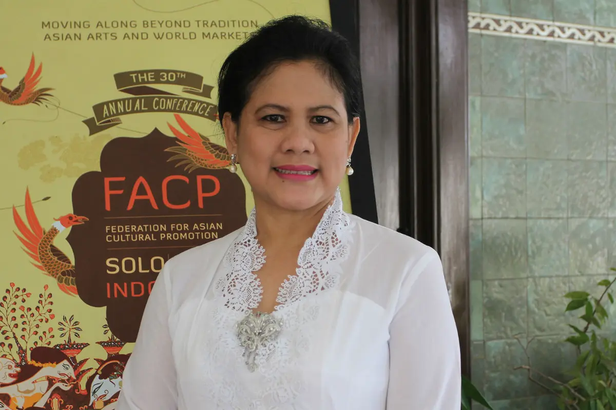 7 Foto yang Jadi Bukti Kesederhanaan Iriana Widodo