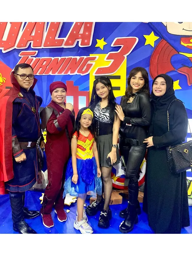 6 Potret Pesta Ultah Gala Sky ke-3, Chika Pamer Keakraban dengan Fuji