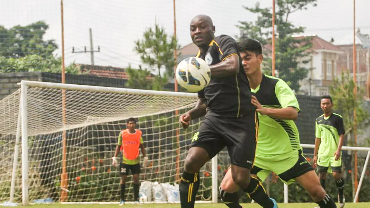 Emmanuel Kenmogne Persipura Jayapura