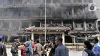 Kepulan asap terlihat saat kebakaran kembali terjadi di Gedung SMK Yadika 6, Jatiwaringin, Pondok Gede, Bekasi, Jawa Barat, Selasa (19/11/2019). Kebakaran kembali terjadi di Gedung SMK Yadika 6 sekitar pukul 12.30 WIB. (merdeka.com/Iqbal Nugroho)