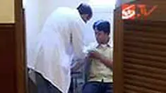 Para relawan Indonesia menjalani serangkaian tes darah dan urine untuk mendeteksi apakah ada racun yang masuk ke tubuh seperti yang dialami relawan asal Turki. 