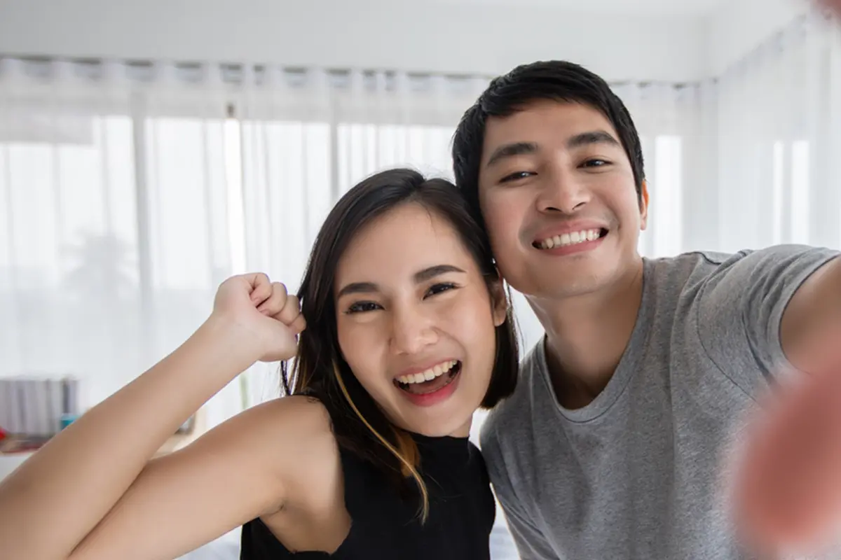 pasangan dan momen kemesraan
