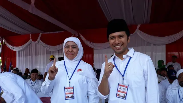 Pasangan Khofifah Indar Parawansa - Emil Dardak