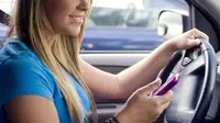 Main Sosmed Sambil Nyetir Lebih Berbahaya Dibanding Mabuk? 