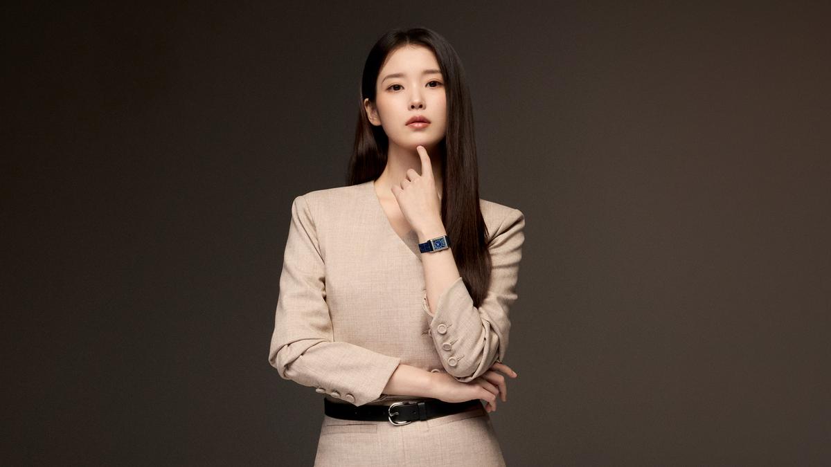 IU Bergabung sebagai Global Ambassador Jaeger-LeCoultre, Soroti Reverso