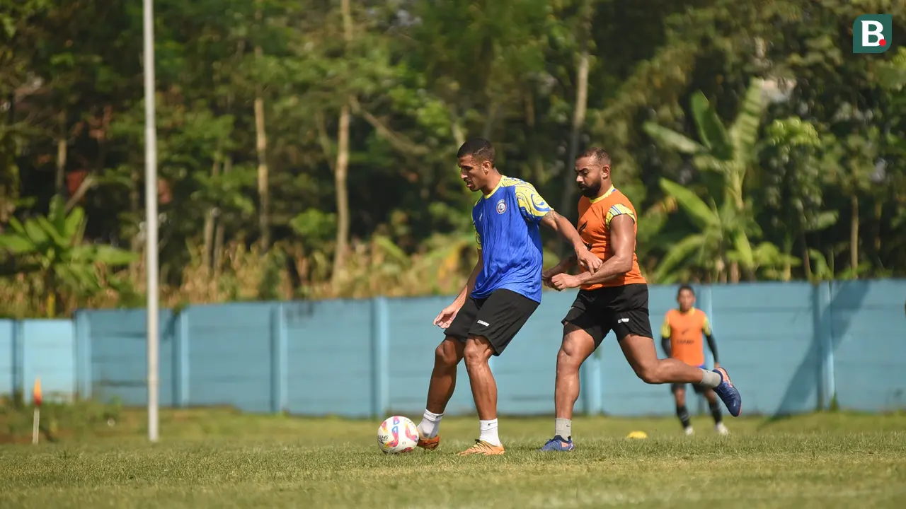 Pemain Arema, Yann Motta (Rompi Biru)