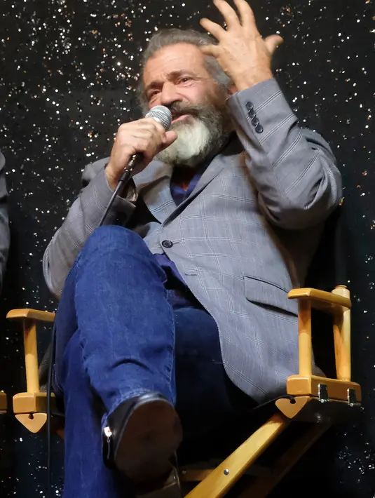 Memiliki keahlian di berbagai bidang, terbukti pada tahun 1995 Mel Gibson memiliki 3 peran di film “Brave Heart”, yaitu sebagai produser, sutradara dan bintang film itu sendiri. (AFP/Bintang.com)