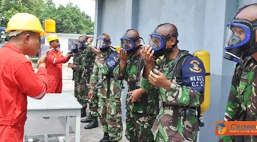 Citizen6, Surabaya: Latihan praktek siswa calon bintara regular tersebut, di bawah  Pimpinan Latihan yang juga Kepala Departemen Operasi dan Latihan (Kadepopslat) Puspeknubika Mayor Laut (T) Rasidi. (Pengirim: Penkobangdikal)