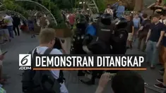 Demonstrasi kelompok pendukung oposisi di Rusia diwarnai dengan penangkapan lebih dari 800 orang oleh polisi. Massa demonstran menuntut pemilu yang jujur dan adil.
