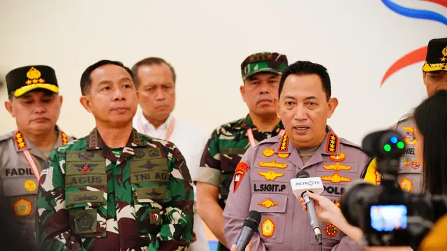 Kapolri Jenderal Listyo Sigit Prabowo bersama Panglima TNI Jenderal Agus Subiyanto