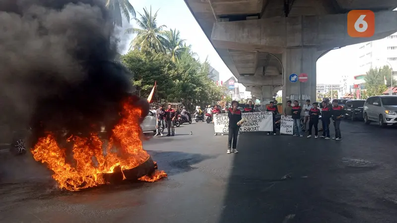 Demo kawal putusan MK di Makassar (Liputan6.com/Fauzan)